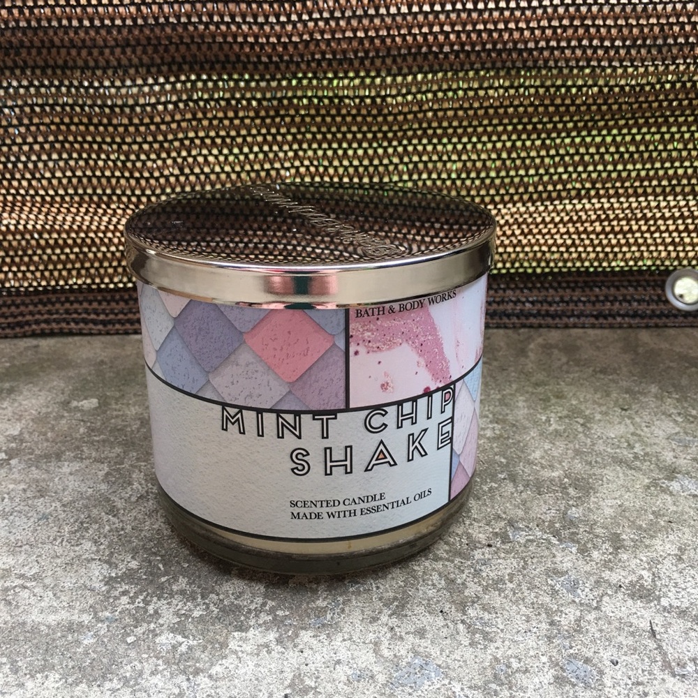 Bath & Body Works 3-Wick Candle - Mint Chip Shake